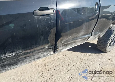 2017 Toyota Tundra Sr5 4.6L V8 z USA, uszkodzony, nr VIN 5TFRM5F12HX116750